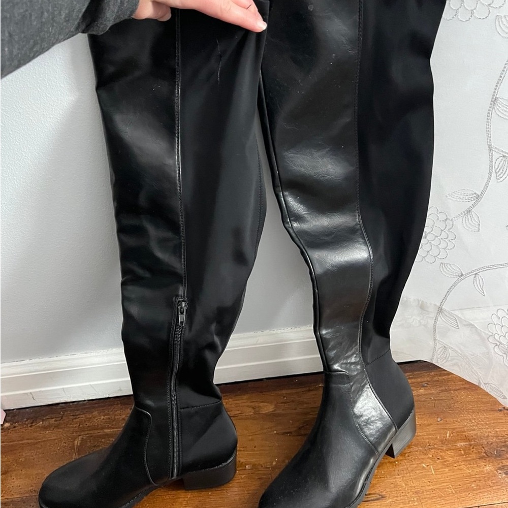 Shoe Dazzle (Just Fab) Lornah Stretch Over boots